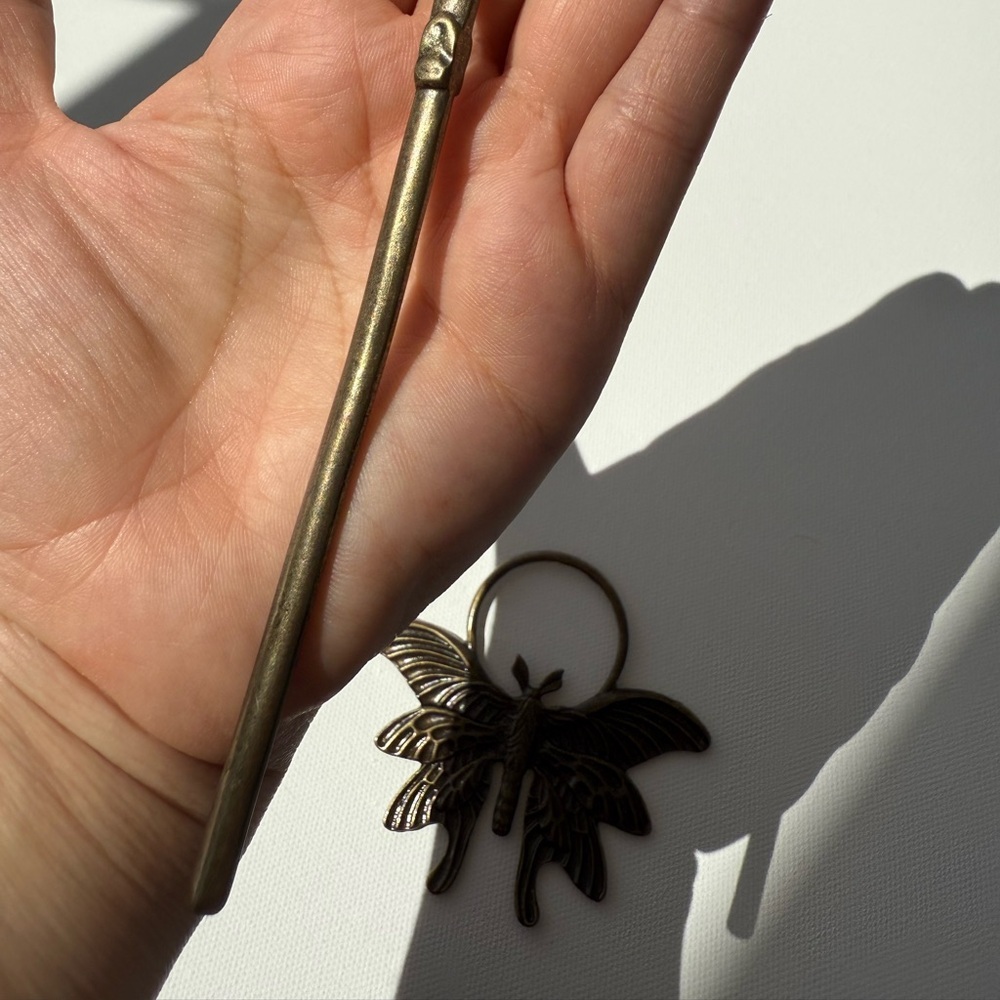 Vintage Gothic Butterfly Hair Stick – Metal Nordic Punk Headdress - Picture 4 of 9
